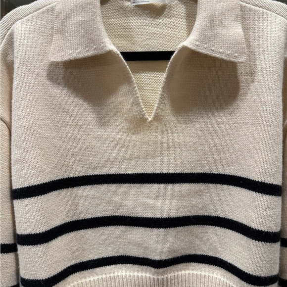 OAK + FORT Cream and Black Cropped V-Neck Sweater - Picture 2 of 9